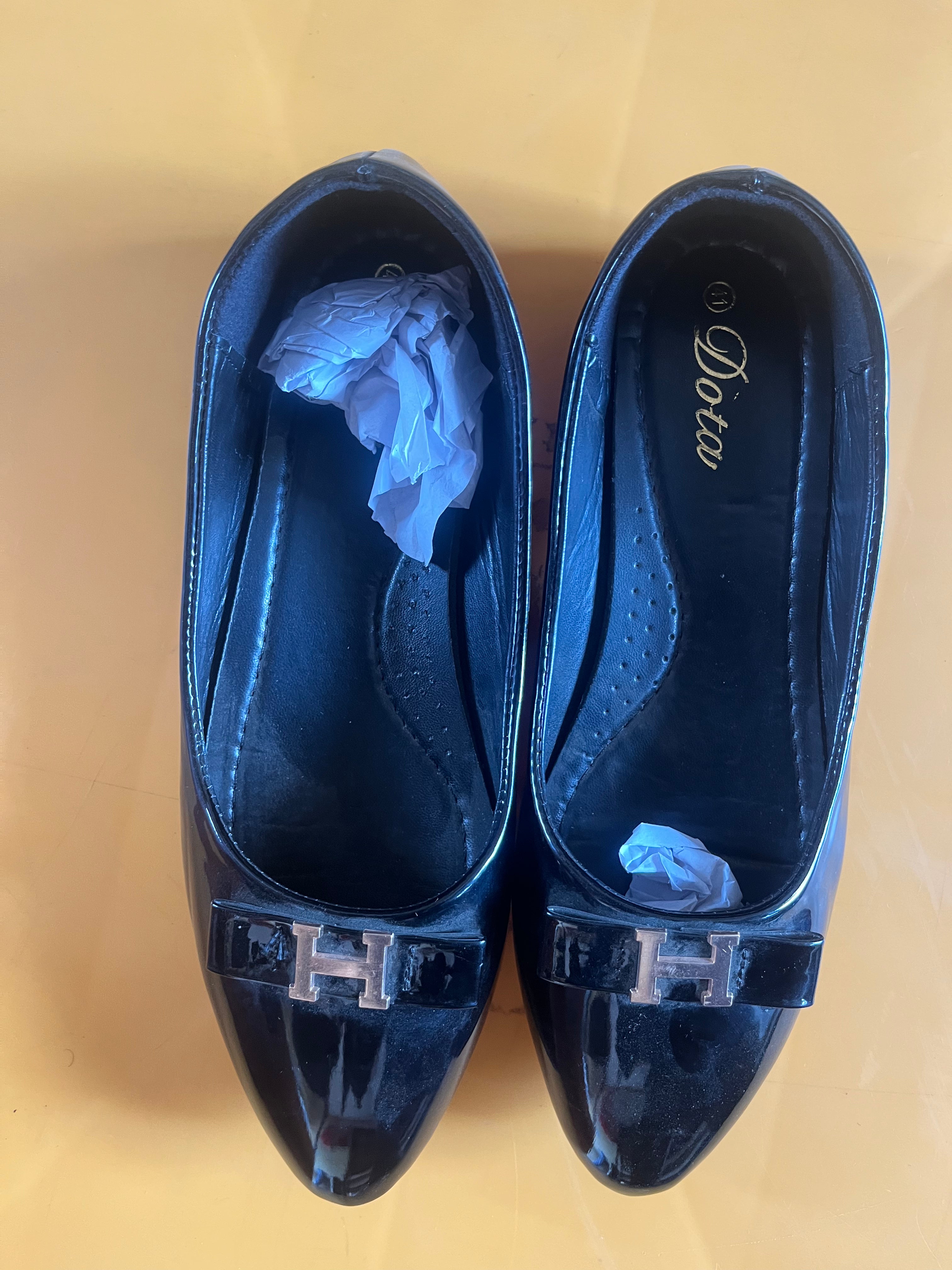 Women Dota shoes