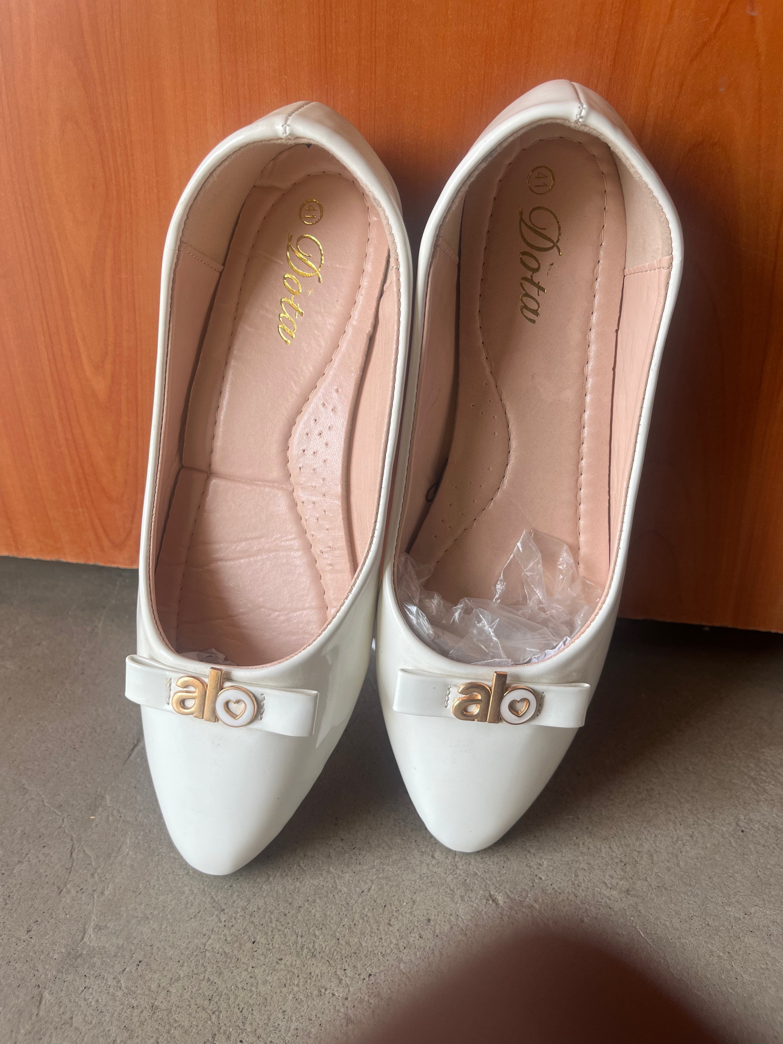 Women Alo shoes